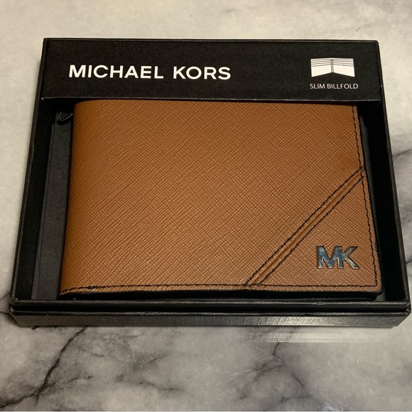 MICHAEL KORS MEN'S "JET SET" TAN LUGGAGE LEATHER PASSCASE WALLET $98 NWT - Picture 2 of 10
